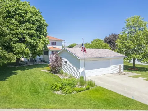 512 Pleasant Street Sumner IA 50674