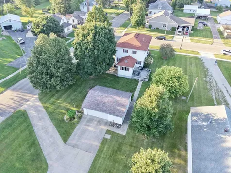512 Pleasant Street Sumner IA 50674