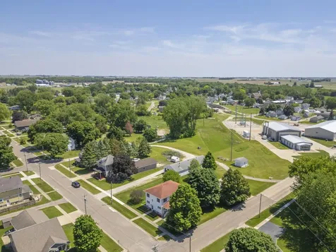 512 Pleasant Street Sumner IA 50674