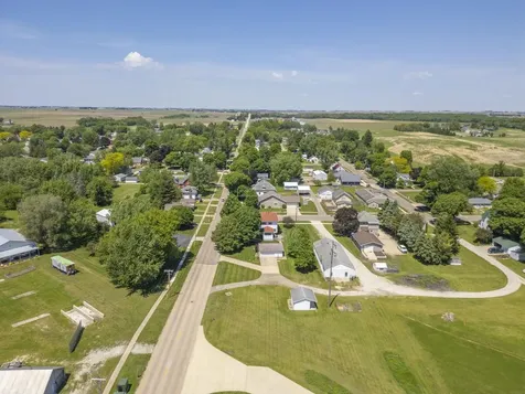 512 Pleasant Street Sumner IA 50674