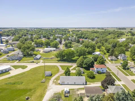 512 Pleasant Street Sumner IA 50674