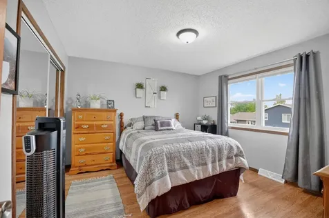 3923 Del Matro Road Waterloo IA 50701