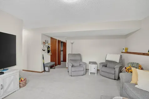 3923 Del Matro Road Waterloo IA 50701