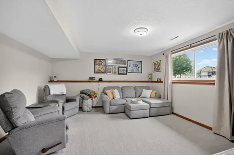 3923 Del Matro Road Waterloo IA 50701