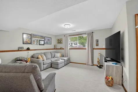 3923 Del Matro Road Waterloo IA 50701