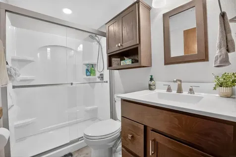 3923 Del Matro Road Waterloo IA 50701