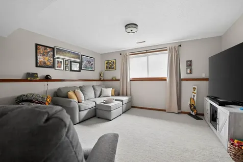 3923 Del Matro Road Waterloo IA 50701