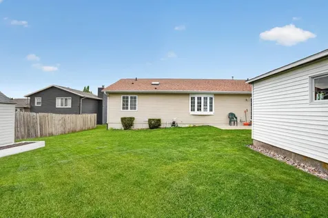 3923 Del Matro Road Waterloo IA 50701