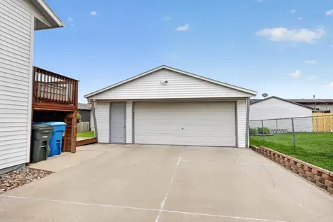 3923 Del Matro Road Waterloo IA 50701