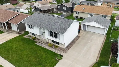 3923 Del Matro Road Waterloo IA 50701