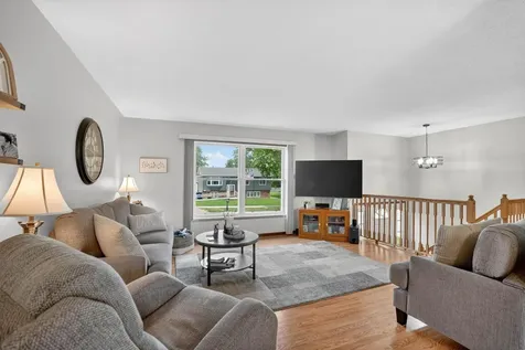 3923 Del Matro Road Waterloo IA 50701