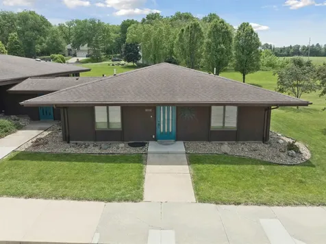 5309-5311 Blue Bonnet Drive Waterloo IA 50702