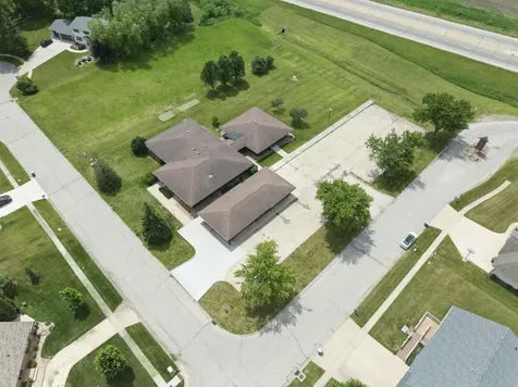 5309-5311 Blue Bonnet Drive Waterloo IA 50702