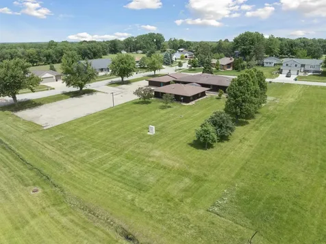 5309-5311 Blue Bonnet Drive Waterloo IA 50702