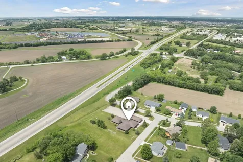 5309-5311 Blue Bonnet Drive Waterloo IA 50702