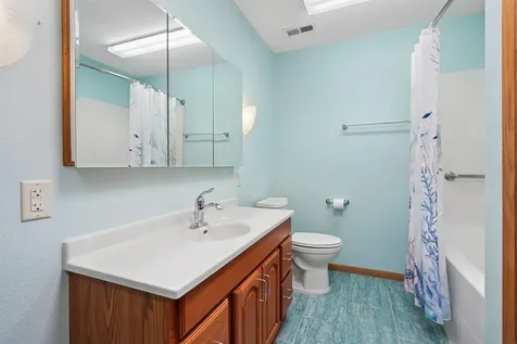 5309-5311 Blue Bonnet Drive Waterloo IA 50702