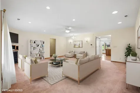 5309-5311 Blue Bonnet Drive Waterloo IA 50702