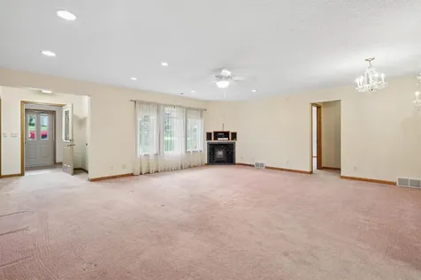 5309-5311 Blue Bonnet Drive Waterloo IA 50702