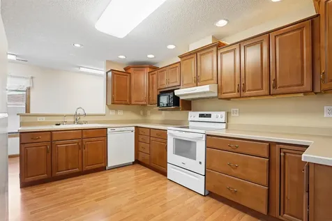 5309-5311 Blue Bonnet Drive Waterloo IA 50702