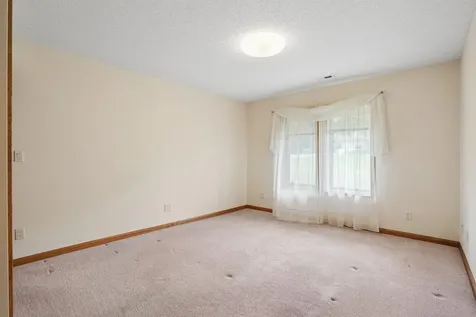 5309-5311 Blue Bonnet Drive Waterloo IA 50702