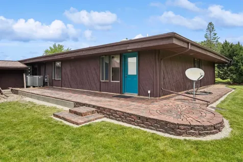 5309-5311 Blue Bonnet Drive Waterloo IA 50702