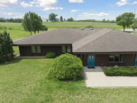 5309-5311 Blue Bonnet Drive Waterloo IA 50702