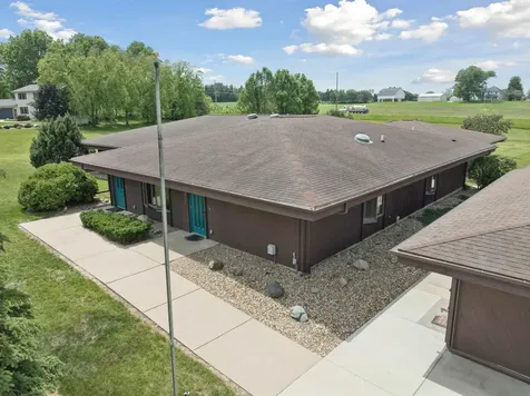 5309-5311 Blue Bonnet Drive Waterloo IA 50702