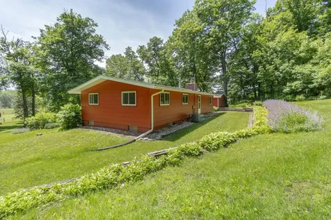 1323 195th Street Waverly IA 50677