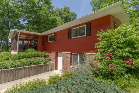 1323 195th Street Waverly IA 50677