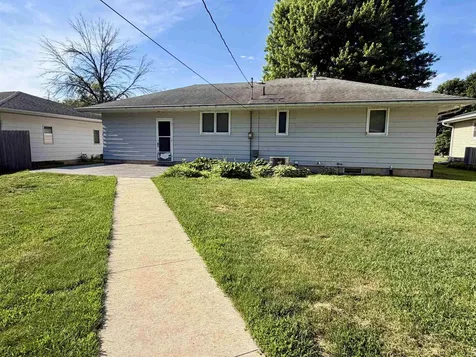 1107 4th Avenue Ackley IA 50601