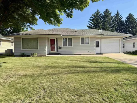 1107 4th Avenue Ackley IA 50601