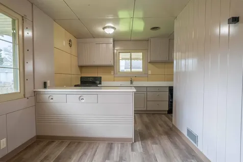 220 Forest Avenue Waterloo IA 50702
