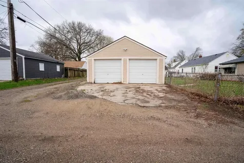 220 Forest Avenue Waterloo IA 50702