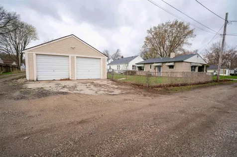220 Forest Avenue Waterloo IA 50702