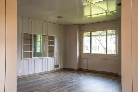 220 Forest Avenue Waterloo IA 50702