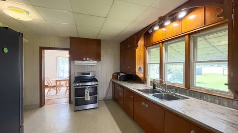 1542 V Avenue Dysart IA 52224