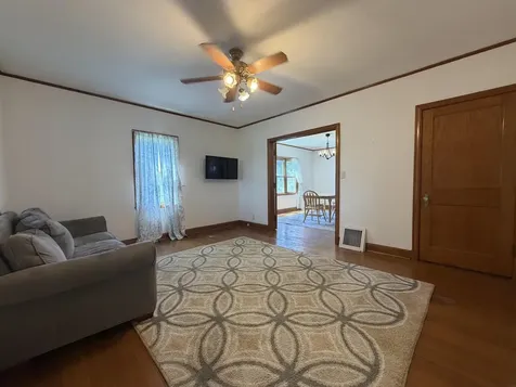 1542 V Avenue Dysart IA 52224