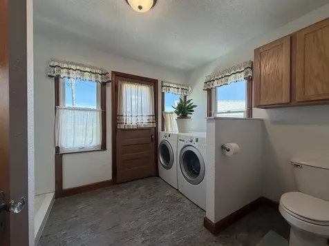 1542 V Avenue Dysart IA 52224