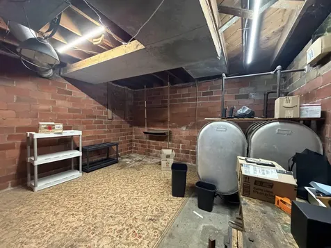 1542 V Avenue Dysart IA 52224
