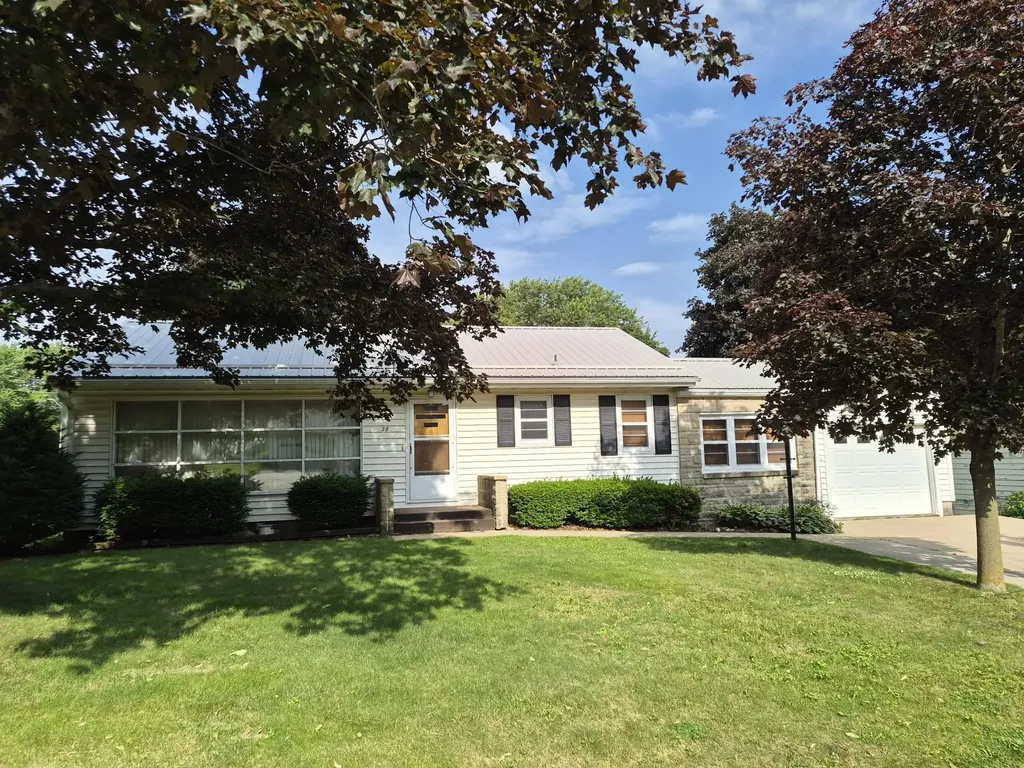 28 9th Avenue SE Oelwein IA 50662