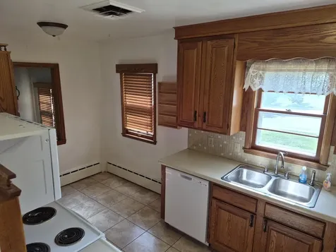 28 9th Avenue SE Oelwein IA 50662