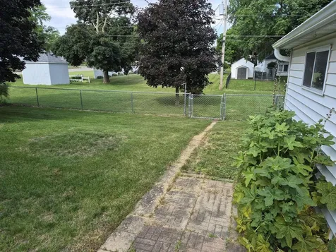 28 9th Avenue SE Oelwein IA 50662