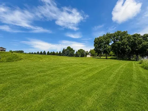 137 Royal Oaks Court Guttenberg IA 52052