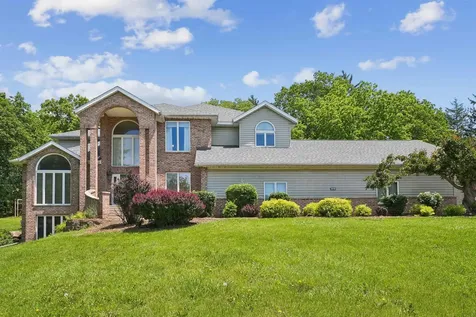 106 NE 12th Street Waverly IA 50677