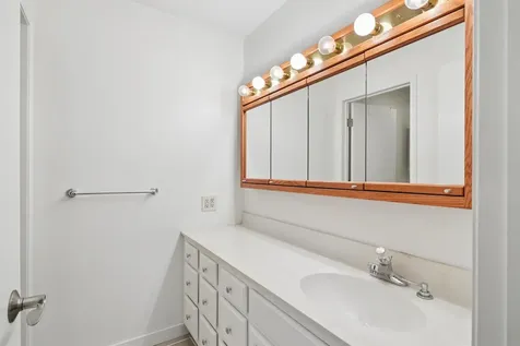 106 NE 12th Street Waverly IA 50677