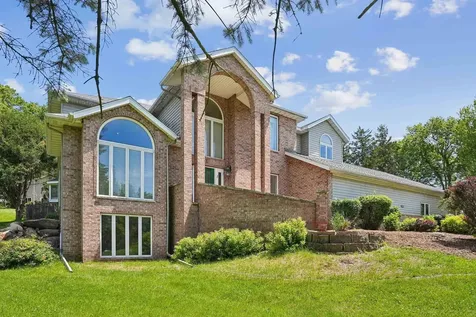 106 NE 12th Street Waverly IA 50677