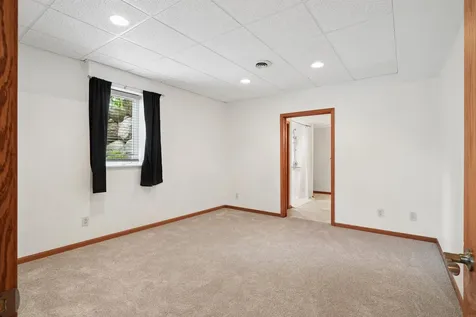 106 NE 12th Street Waverly IA 50677