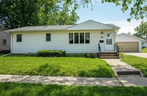 106 Park Avenue Charles City IA 50616
