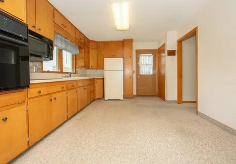 106 Park Avenue Charles City IA 50616