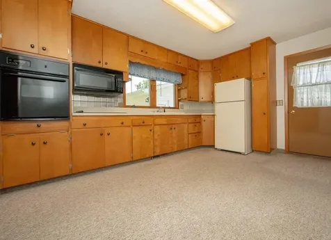 106 Park Avenue Charles City IA 50616